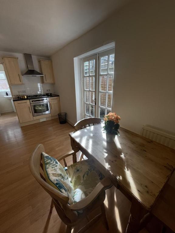 Apartamento Beautiful Ground Floor Garden Flat Londres Exterior foto