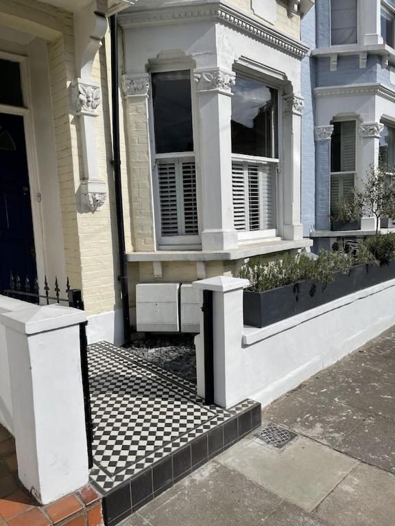 Apartamento Beautiful Ground Floor Garden Flat Londres Exterior foto