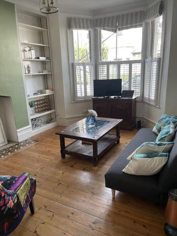 Apartamento Beautiful Ground Floor Garden Flat Londres Exterior foto